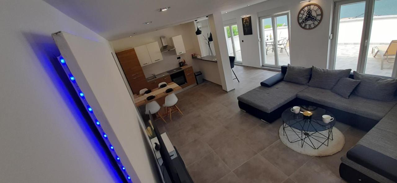 Apartmani Petar I Luka บาการ์ ภายนอก รูปภาพ