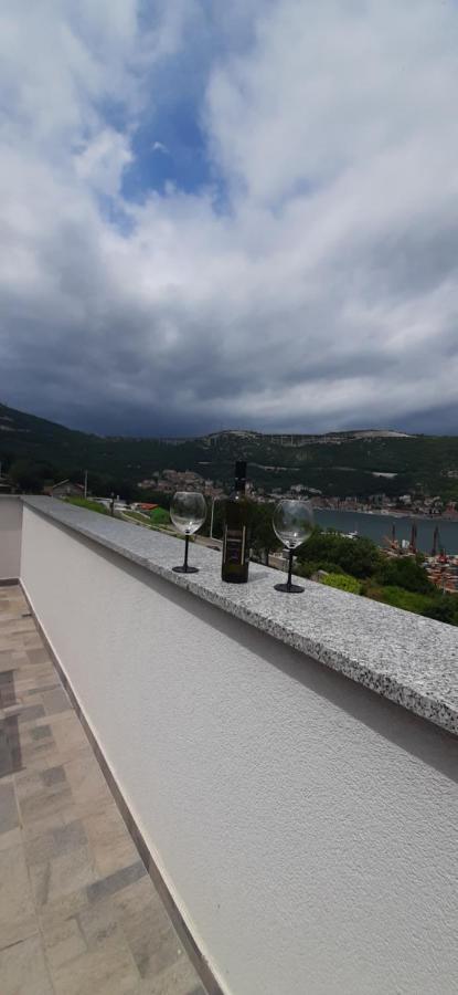 Apartmani Petar I Luka บาการ์ ภายนอก รูปภาพ