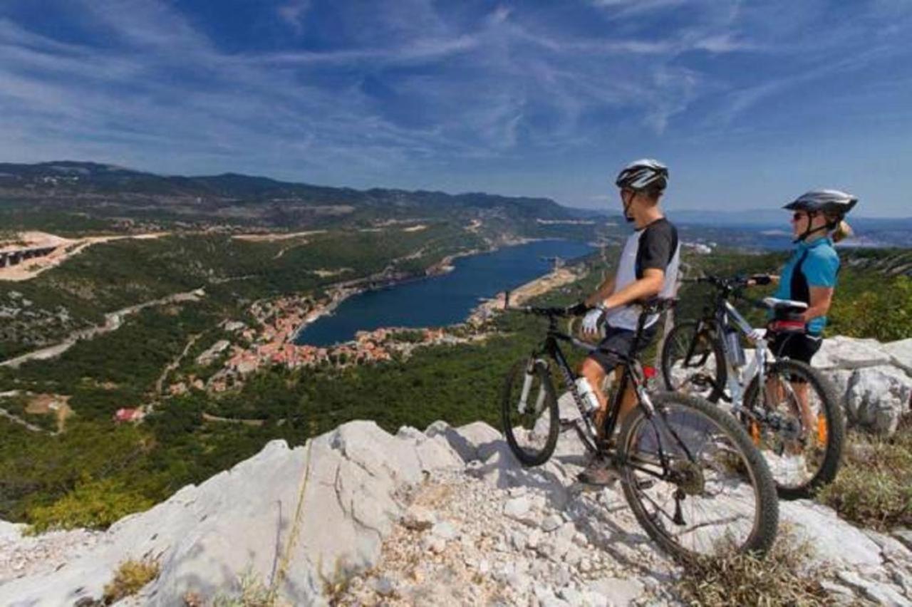 Apartmani Petar I Luka บาการ์ ภายนอก รูปภาพ