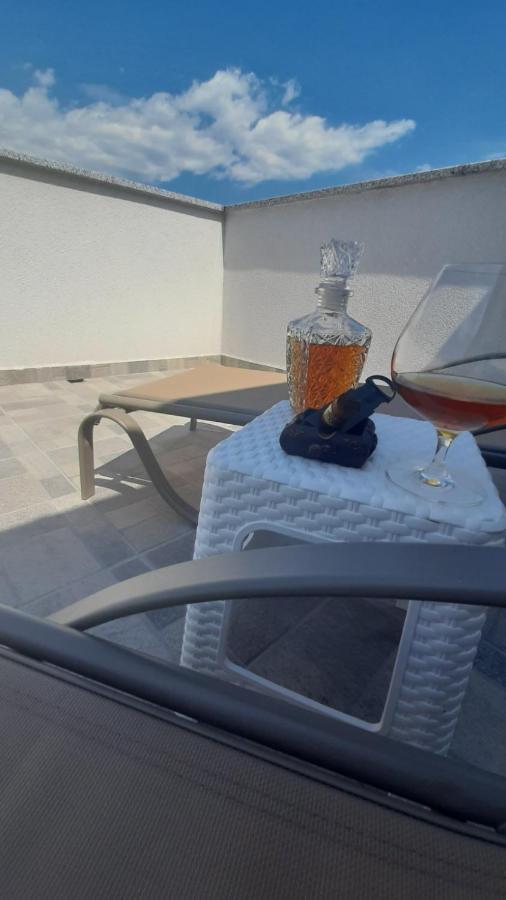Apartmani Petar I Luka บาการ์ ภายนอก รูปภาพ
